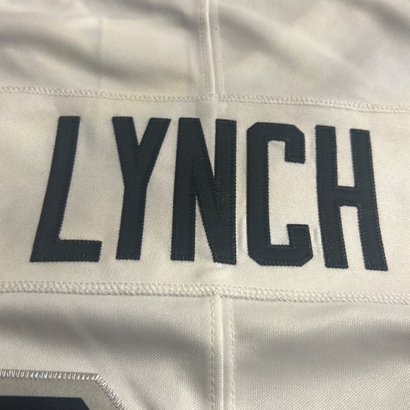 Marshawn Lynch Las Vegas Raiders men’s jersey - Picture 6 of 7